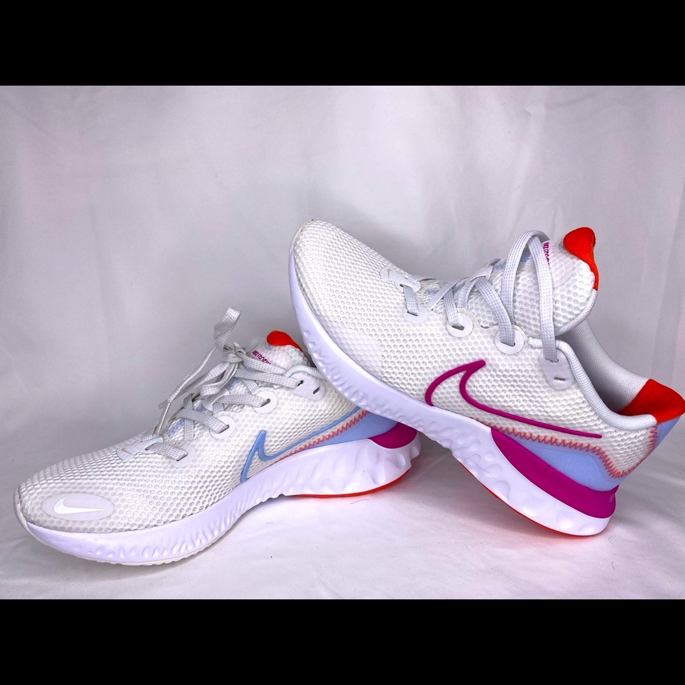 NIKE RENEW RUN